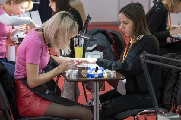 Manikür Ana istemci ile çalışır