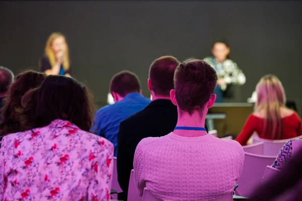 Publiek in conferentie hall — Stockfoto