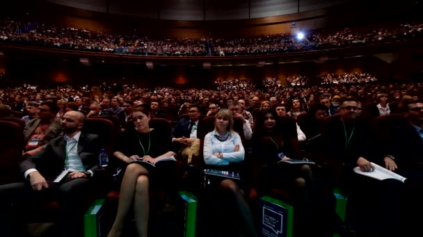 Publiken på konferenshall — Stockvideo