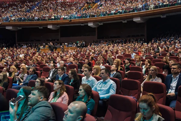 Audiencia en la sala de conferencias — Foto de Stock