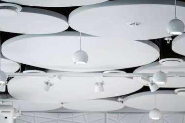 Modern konferans Salonu'nda tavan