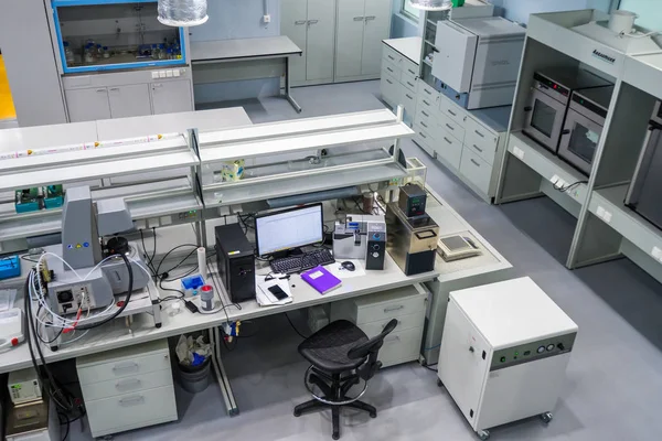 Interieur een nieuw laboratorium voor de studie van schalieolie velden — Stockfoto