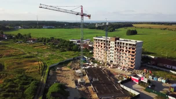 Vista aerea di costruzione di edifici a più piani — Video Stock