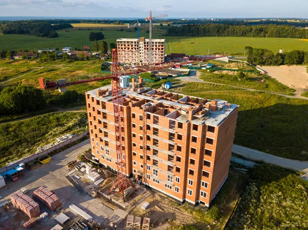 Luftaufnahme des mehrstöckigen Hochhauses — Stockfoto