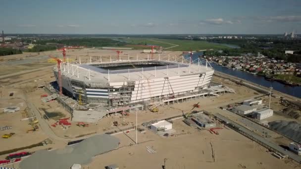 Construcción de un estadio de fútbol en Kaliningrado — Vídeos de Stock