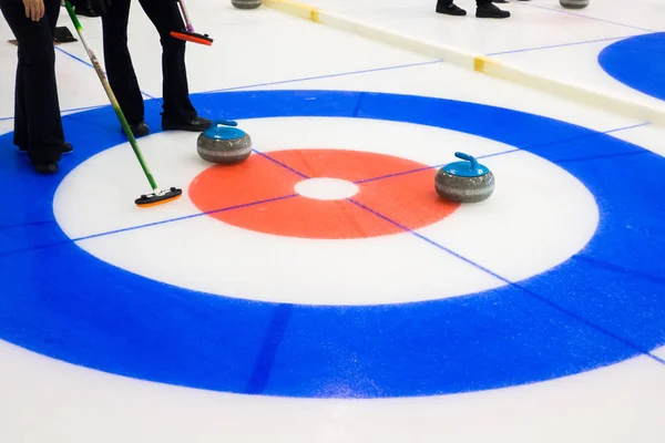 Curling deporte piedras equipo —  Fotos de Stock