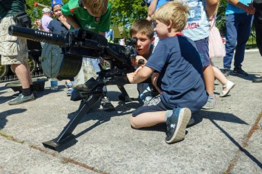 5-10 yıl deneyin gerçek silah tanımlanamayan Cocuk yas