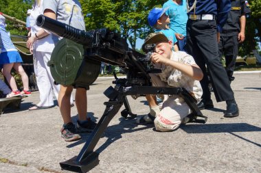 5-10 yıl deneyin gerçek silah tanımlanamayan Cocuk yas