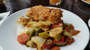 sebzeli fırında balık