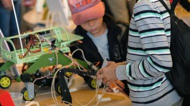 Moskova yapıcı dürüst, Robotik çocuk öğrenmek