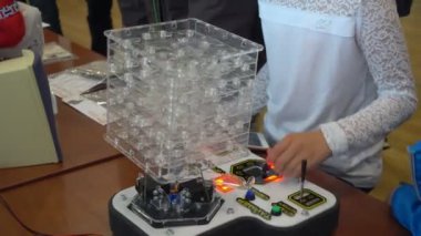 Çocuk geliştirme oyunlar, Moskova yapıcı dürüst oyun