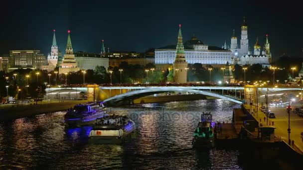 Kreml oświetlony w nocy — Wideo stockowe