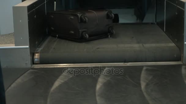 Bagaż na karuzeli na lotnisku — Wideo stockowe