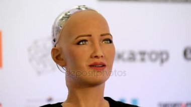 Sophia Skolokovo Teknopark, açık yenilikler Konferansı'nda insansı robot
