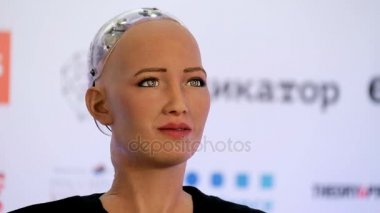 Sophia Skolokovo Teknopark, açık yenilikler Konferansı'nda insansı robot