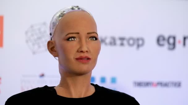 Sophia Człekokształtny robot otwartych innowacji konferencji w Skolokovo technopark — Wideo stockowe