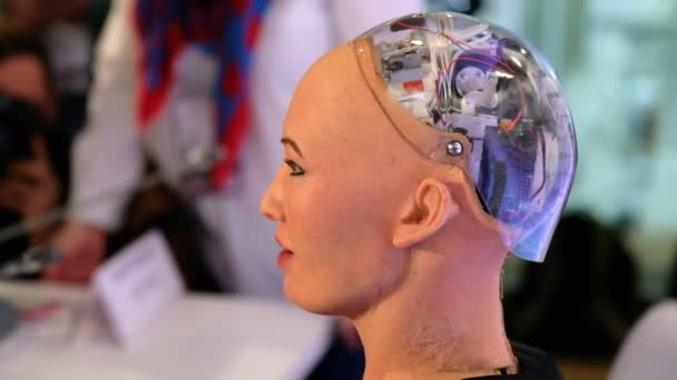 Sophia Skolokovo Teknopark, açık yenilikler Konferansı'nda insansı robot — Stok video