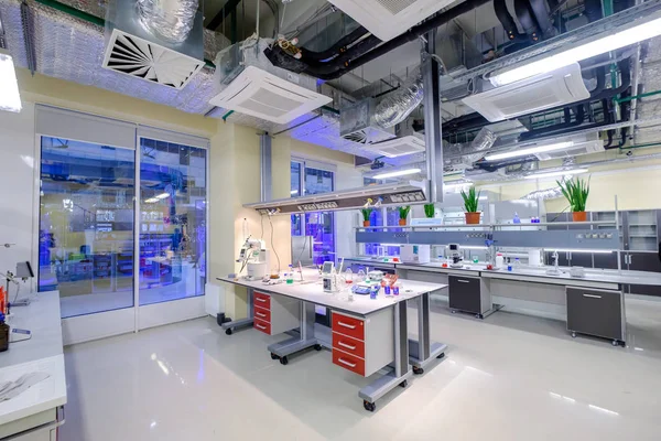 Interior de laboratorio científico moderno en Skolkovo Technopark — Foto de Stock