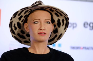 Sophia Skolokovo Teknopark, açık yenilikler Konferansı'nda insansı robot