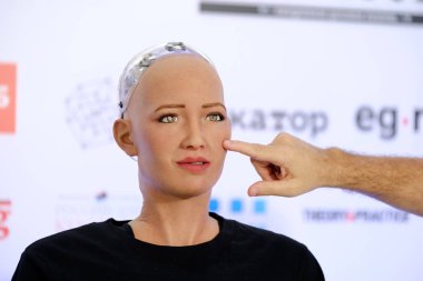 Sophia Skolokovo Teknopark, açık yenilikler Konferansı'nda insansı robot