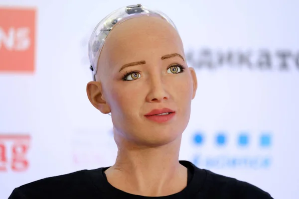 Sophia humanoide Roboter bei offener Innovationskonferenz im skolokovo technopark — Stockfoto