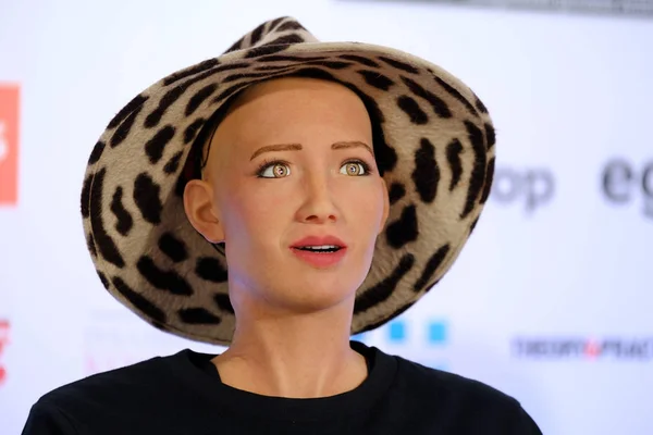 Sophia humanoidrobot op Open innovaties conferentie op Skolokovo technopark — Stockfoto