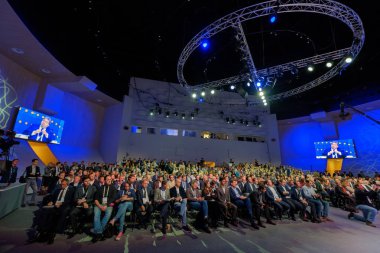İnsanlar açık yenilikler 2017 forum katılmak