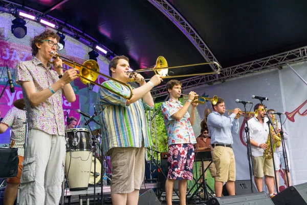 Jazzový festival v Usadba — Stock fotografie