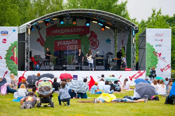 Jazzový festival v Usadba — Stock fotografie