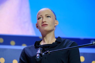 Sophia Skolokovo Teknopark, açık yenilikler Konferansı'nda insansı robot