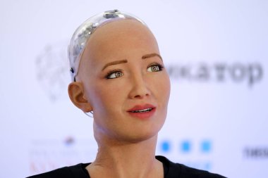 Sophia Skolokovo Teknopark, açık yenilikler Konferansı'nda insansı robot