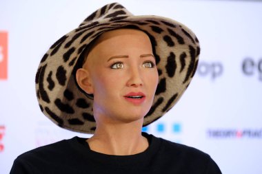 Sophia Skolokovo Teknopark, açık yenilikler Konferansı'nda insansı robot