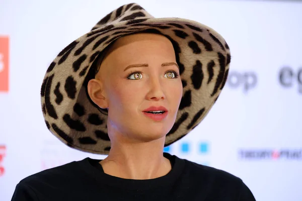 Sophia humanoidní robot na otevřené inovace konferenci v Skolokovo technopark — Stock fotografie