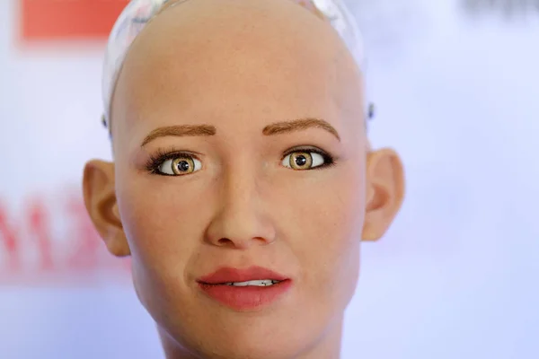 Гуманоидный робот Софии на конференции "Открытые инновации" в технопарке "Сколоково" — стоковое фото