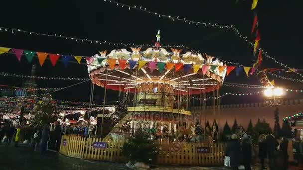 Orang-orang menghadiri Pasar Natal di Lapangan Merah — Stok Video