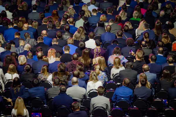 People attend business conference in congress hall — Stock Photo, Image