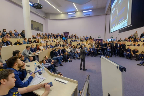 People attend Crypto Space event at Skolkovo Campus — Stock Photo, Image