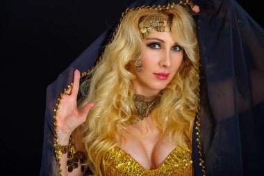 Kadın fortune teller portre siyah