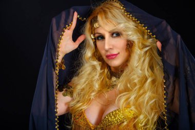 Kadın fortune teller portre siyah