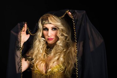 Kadın fortune teller portre siyah