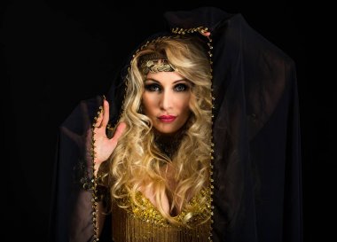 Kadın fortune teller portre siyah