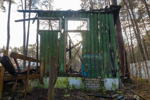 Yangından sonra ev kalıntıları — Stok fotoğraf