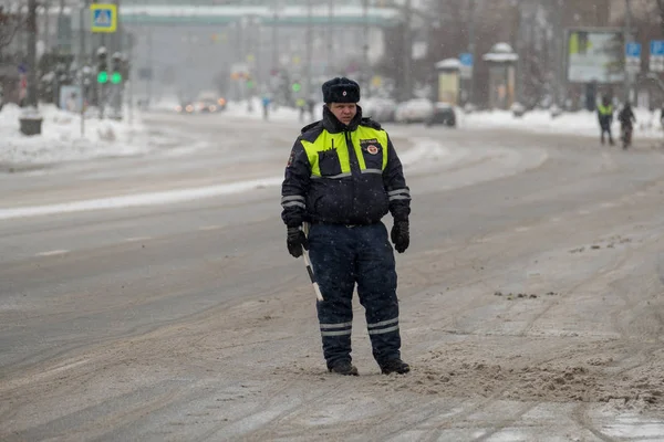 Trafik polis görev kış — Stok fotoğraf