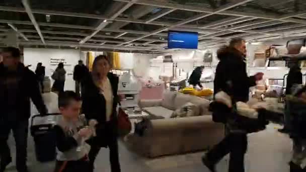 Ludzie odwiedzają Ikea store ruchu timelapse — Wideo stockowe