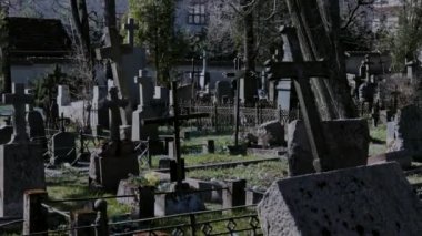 Eski Mezarlıkta yürümek