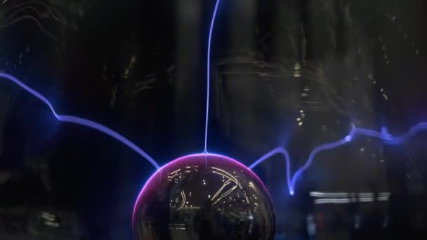 Bola de plasma em ação, close-up — Vídeo de Stock