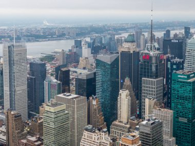 Manhattan gökdelenlerin havadan görünümü