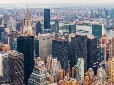 Manhattan gökdelenlerin havadan görünümü