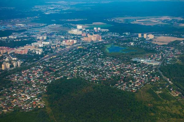 Vista aérea del distrito de casas de varios pisos — Foto de Stock