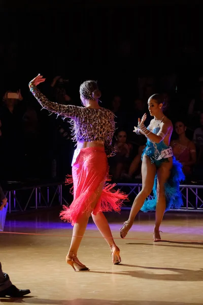 Танцовщицы участвуют в конкурсах — стоковое фото